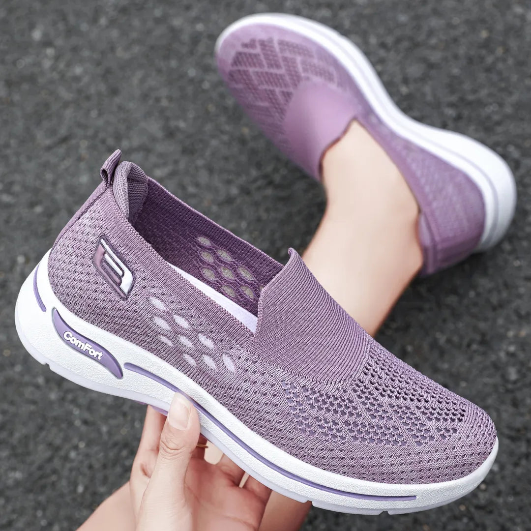 Lightweight Women's Slip-On Sneakers – Breathable Mesh & Non-Slip Sole for Easy Walking