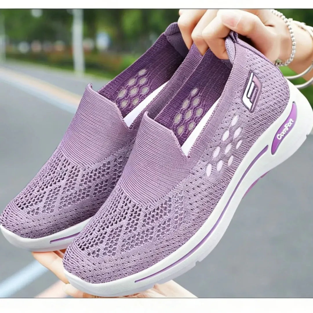 Lightweight Women's Slip-On Sneakers – Breathable Mesh & Non-Slip Sole for Easy Walking