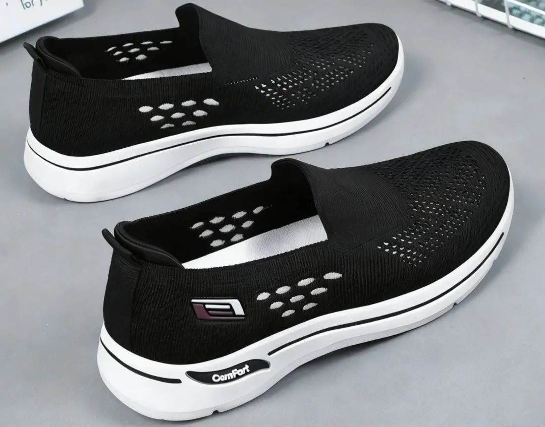 Lightweight Women's Slip-On Sneakers – Breathable Mesh & Non-Slip Sole for Easy Walking